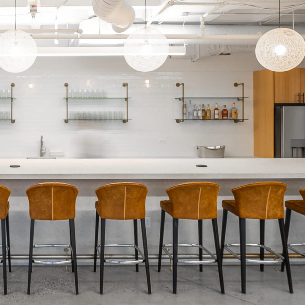 levlane-bar-counter